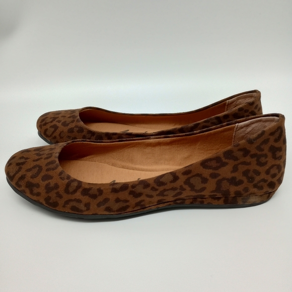 American Rag Ellie Flat in Leopard - Picture 2 of 6